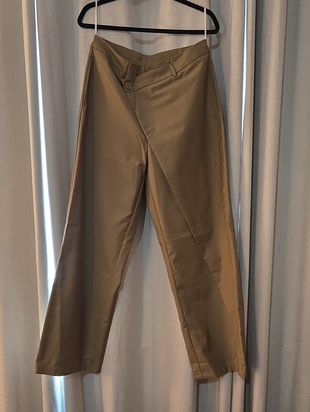 Commense Wide-Leg Pants in Tan